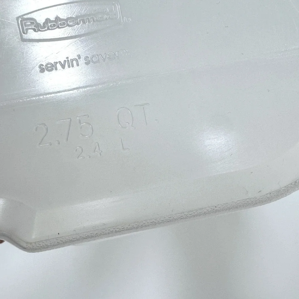 Vintage Rubbermaid Servin Saver 2.75 QT Slim Pitcher jug with almond lid